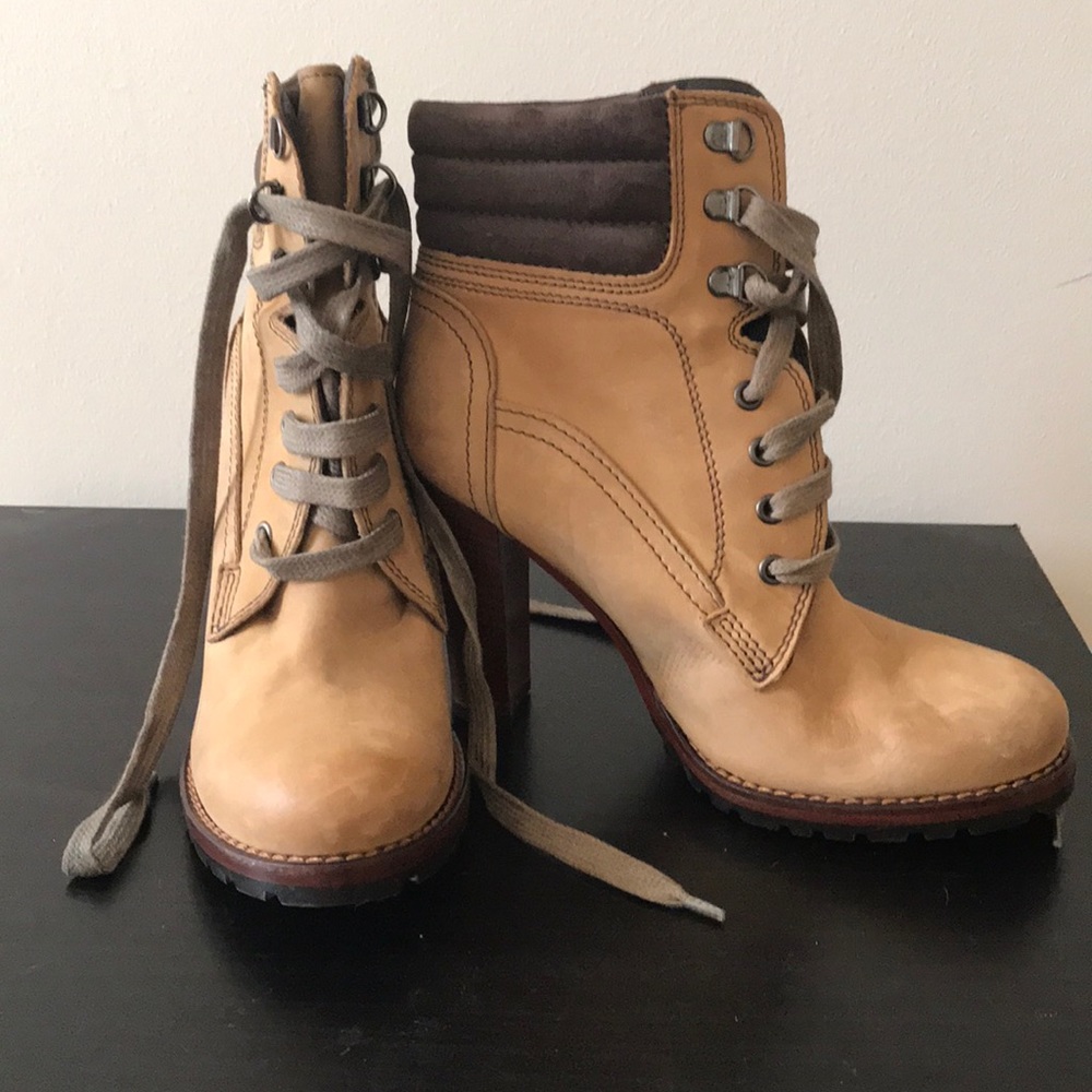 Heeled boots